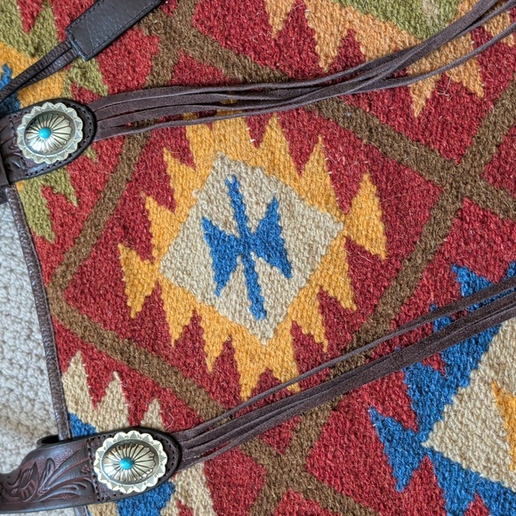 Ariat Conceal Carry Leather/Wool Brynlee Red Aztec Top Snap Tote - Picture 11 of 15